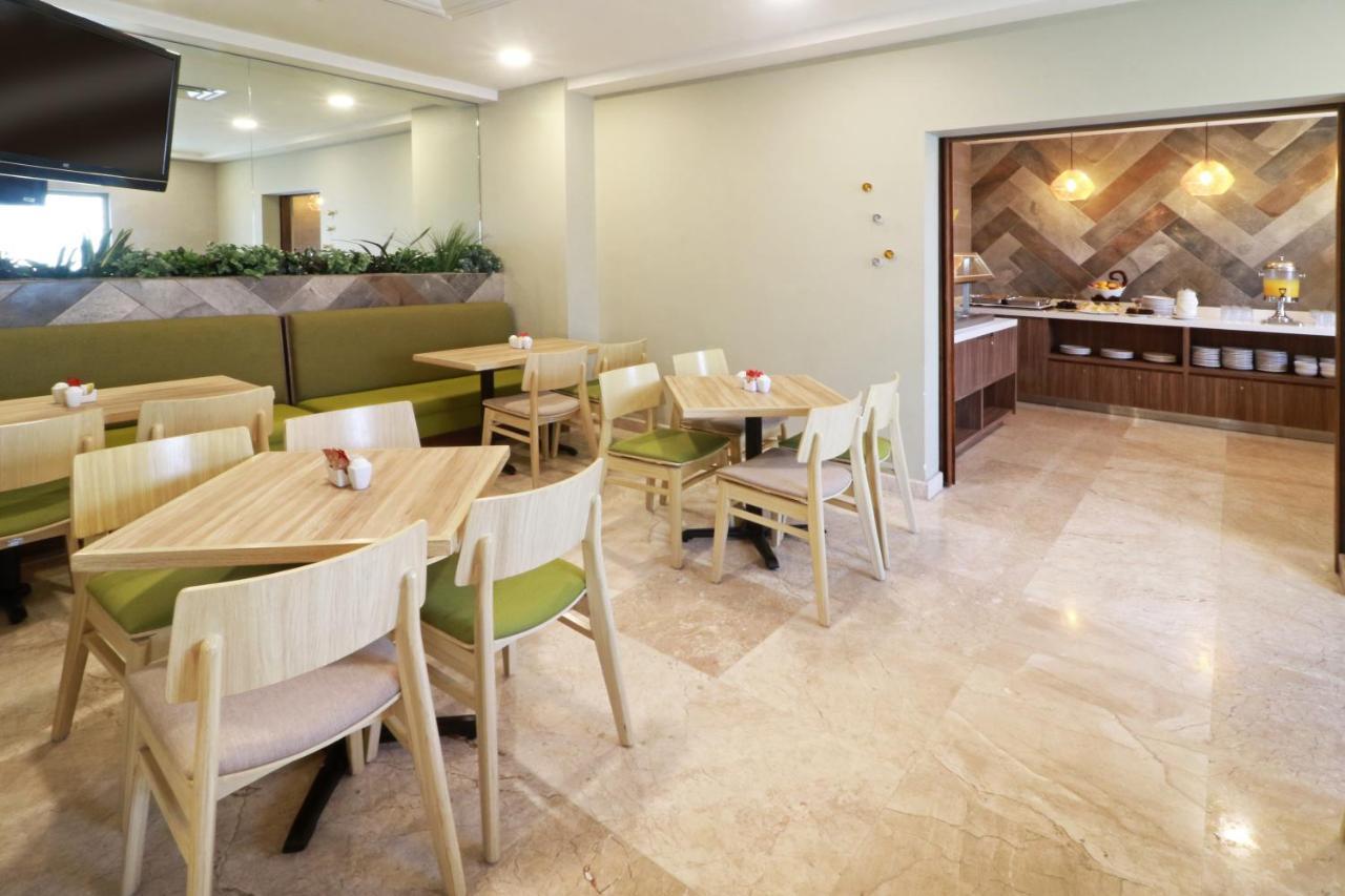 Wyndham Garden Monterrey Valle Real Exterior photo