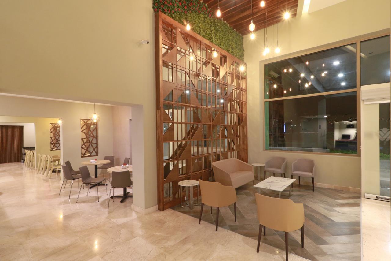 Wyndham Garden Monterrey Valle Real Exterior photo